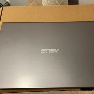 Asus Vivabook laptop 15.6”